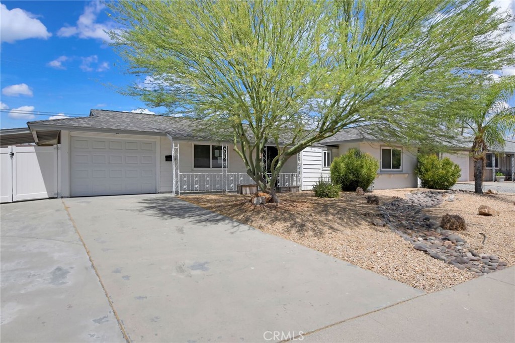 27086 Wentworth Drive Property Photo 3