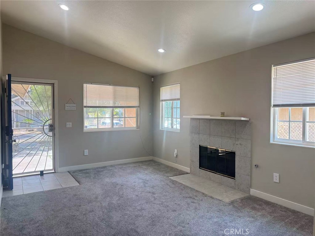 970 N Mayfield Avenue Property Photo 2