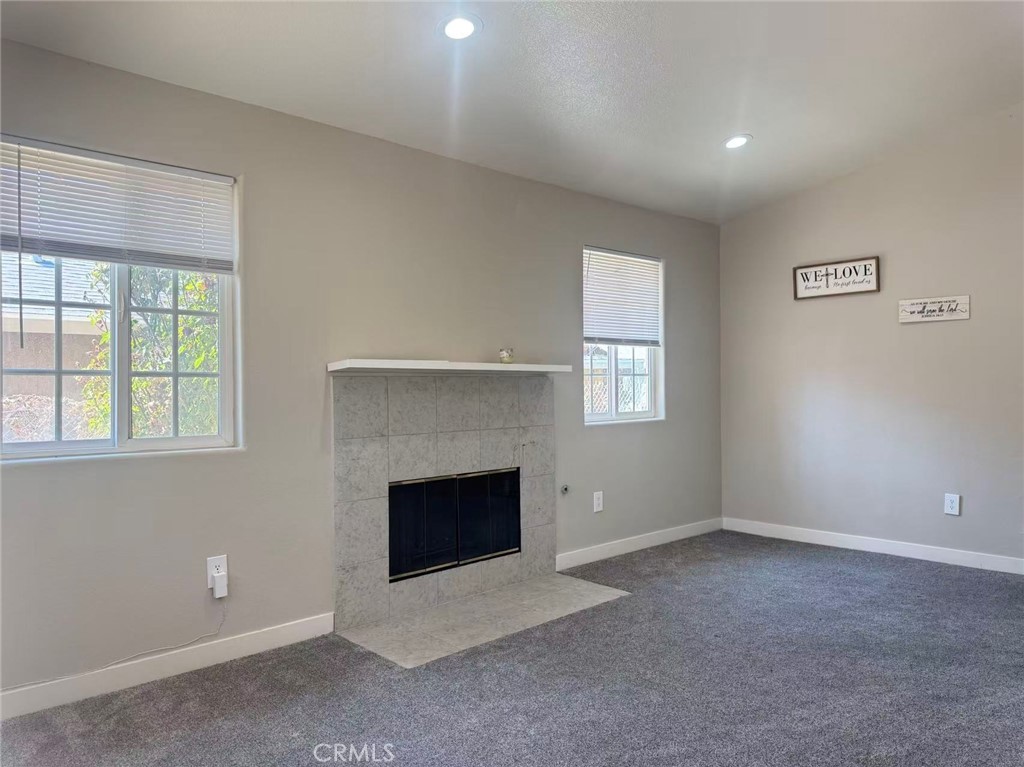 970 N Mayfield Avenue Property Photo 3