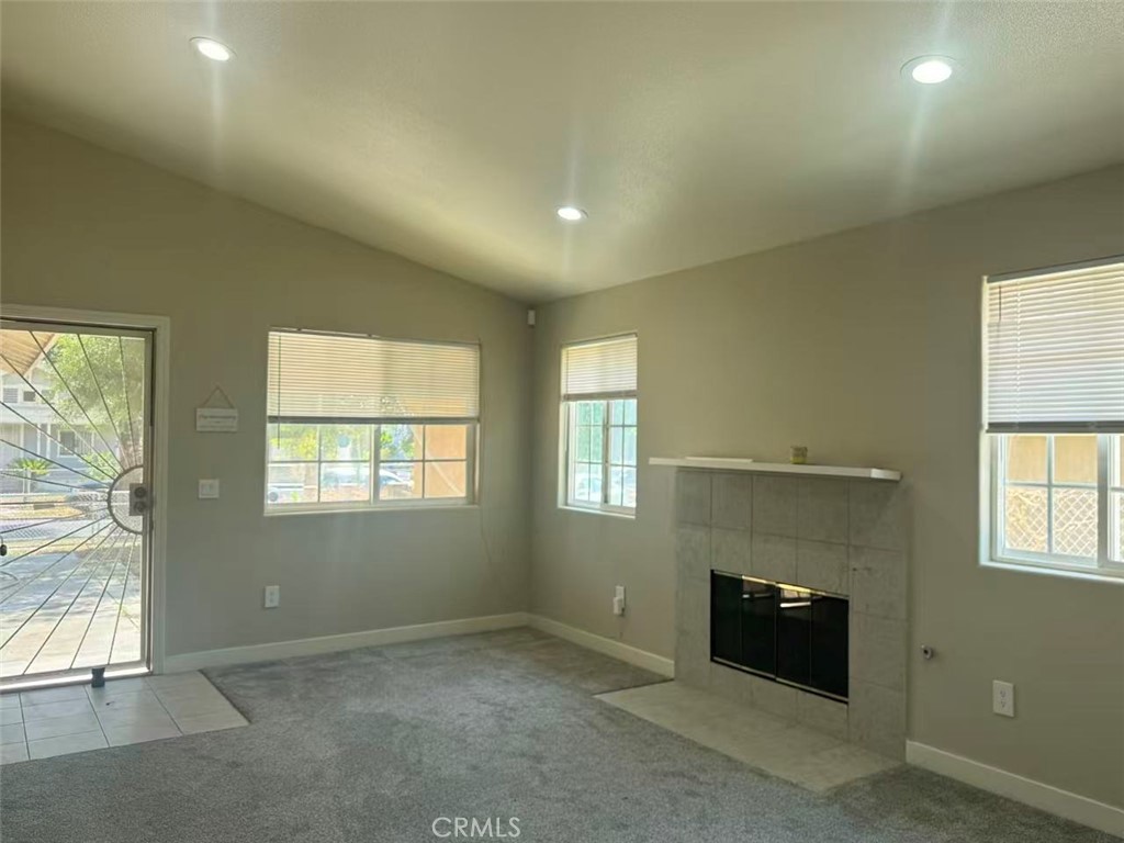 970 N Mayfield Avenue Property Photo 5