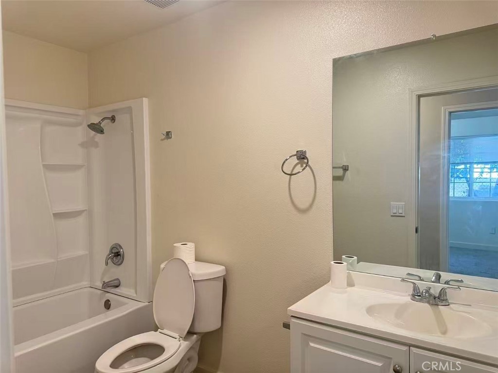 970 N Mayfield Avenue Property Photo 11