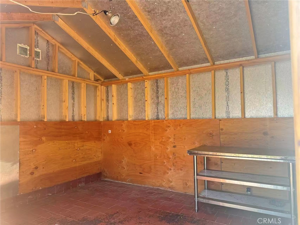 970 N Mayfield Avenue Property Photo 13