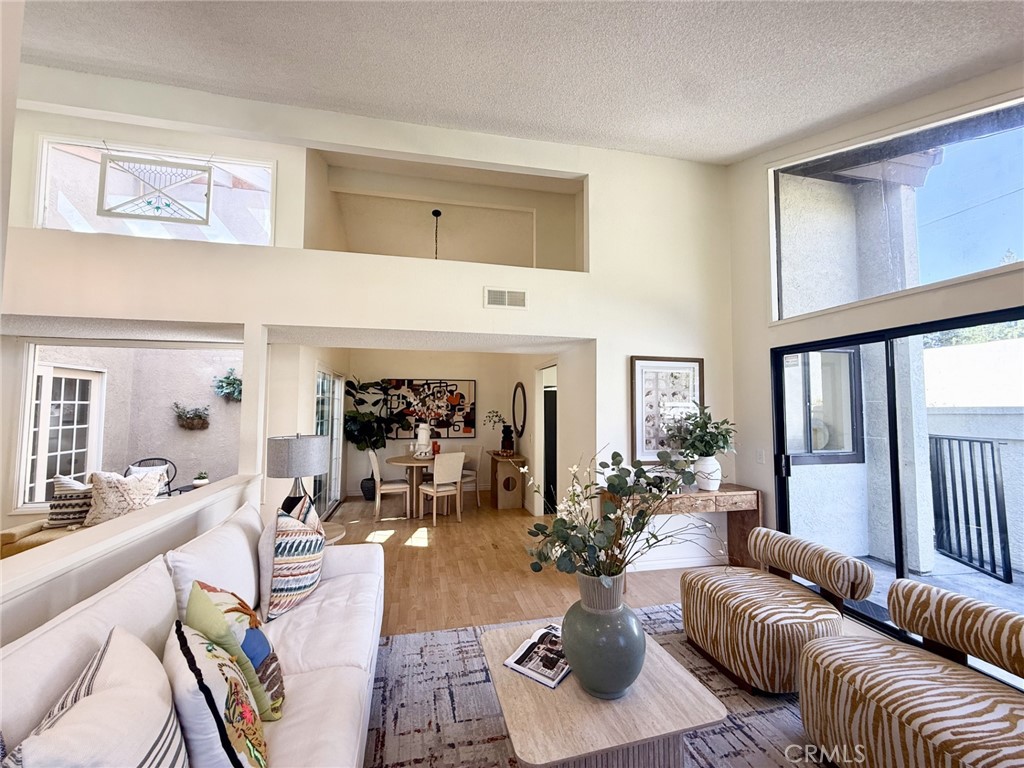 451 Corte Rojo Property Photo 2