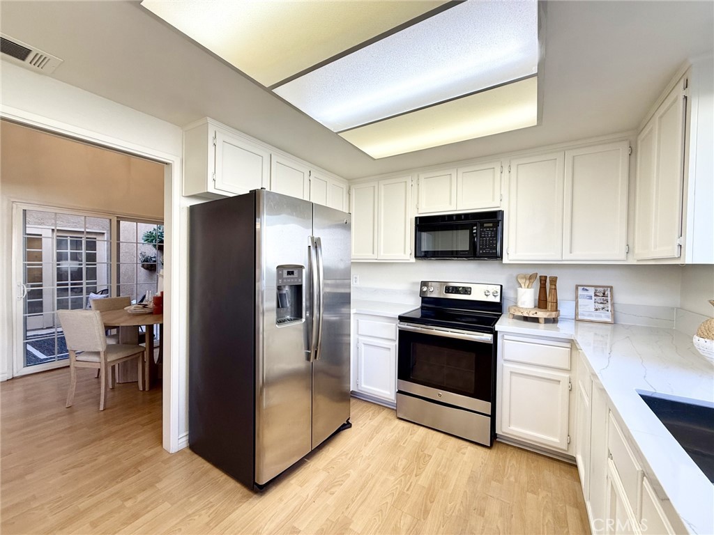 451 Corte Rojo Property Photo 4