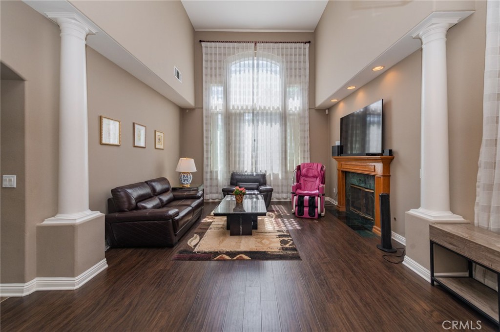14730 Burgundy Property Photo 2