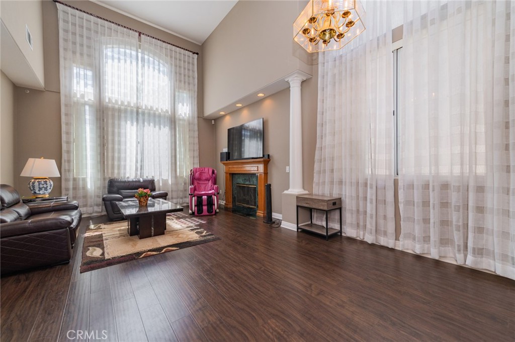14730 Burgundy Property Photo 3