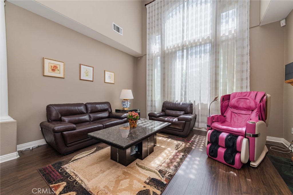 14730 Burgundy Property Photo 5