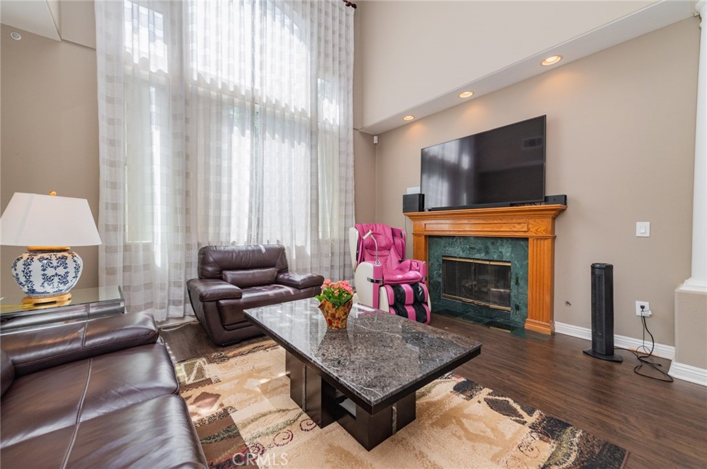 14730 Burgundy Property Photo 6