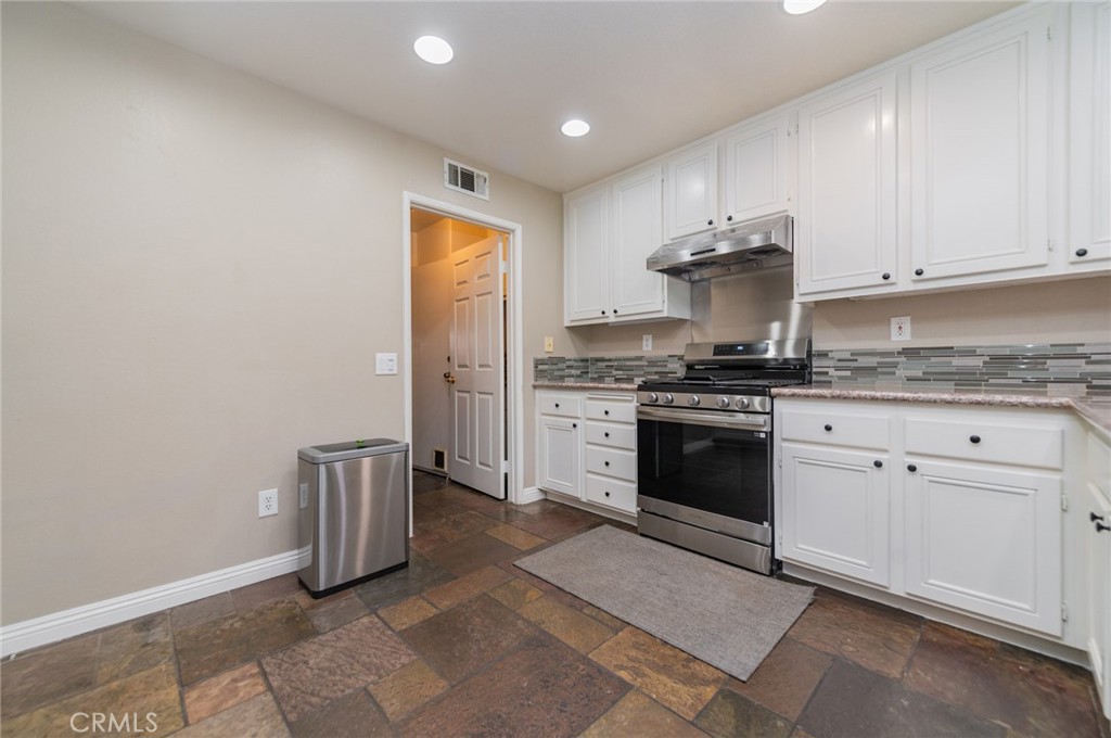 14730 Burgundy Property Photo 13