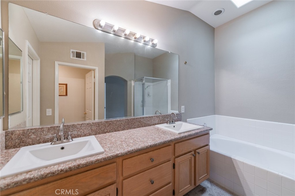 14730 Burgundy Property Photo 23