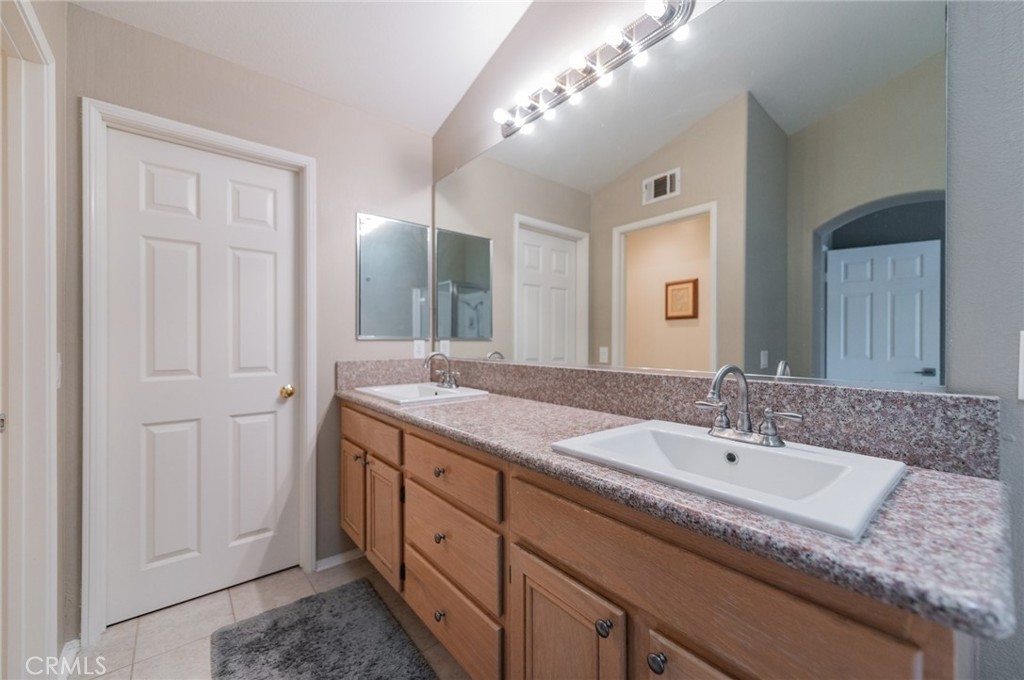 14730 Burgundy Property Photo 24
