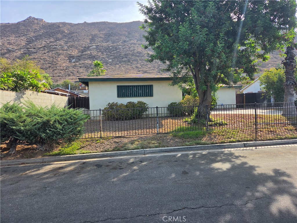 5901 Paramount Drive Property Photo 2