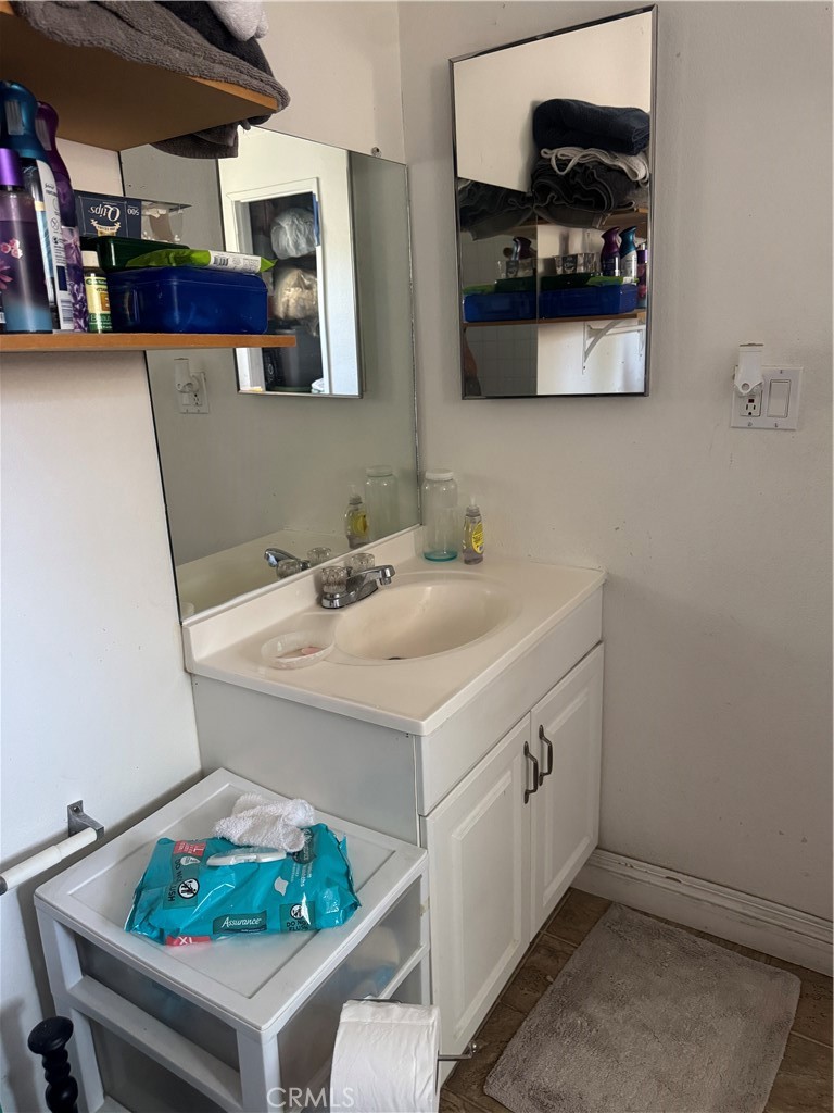 174 E 11th Property Photo 10