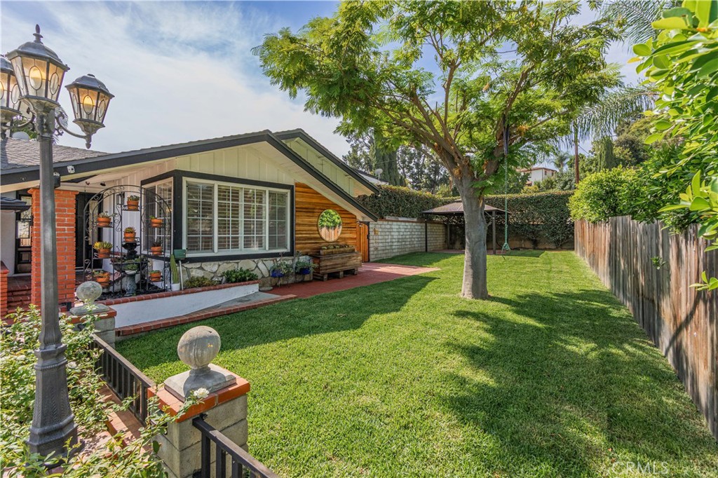 1836 Blazing Star Drive Property Photo 3