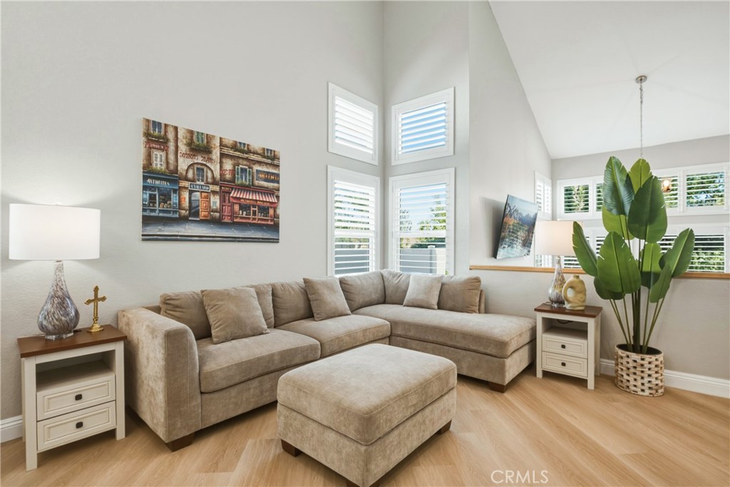 10227 Northridge Property Photo 3