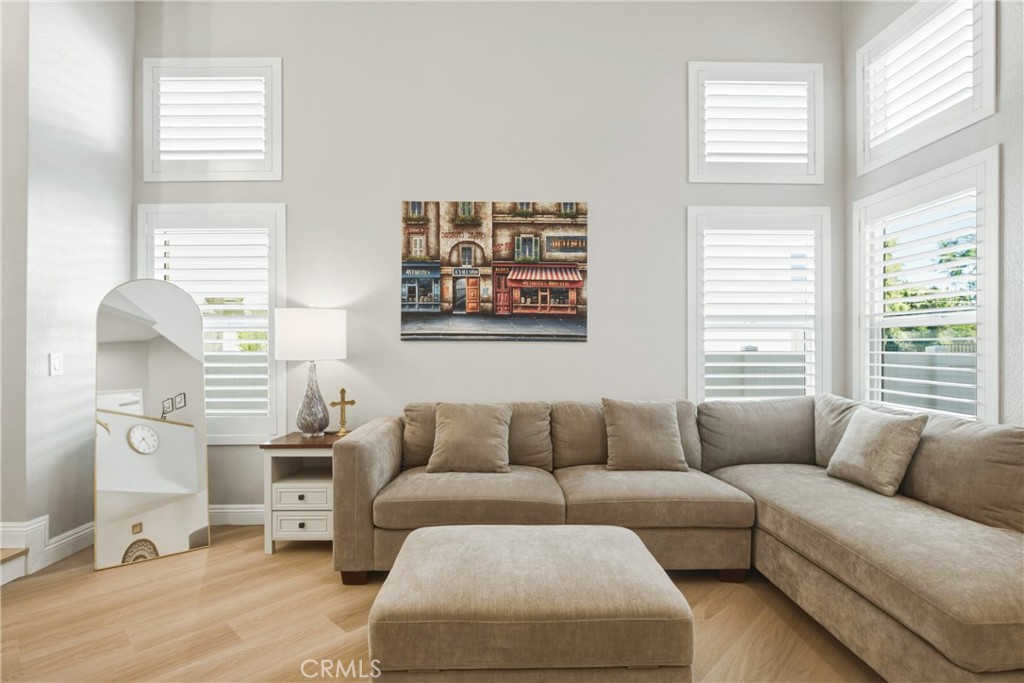 10227 Northridge Property Photo 4