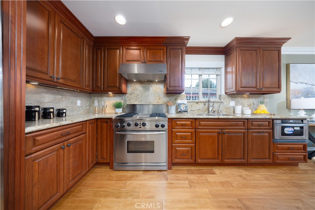 430 W Winnie Way Property Photo 17