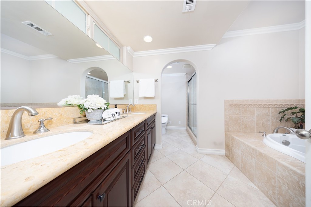 430 W Winnie Way Property Photo 21