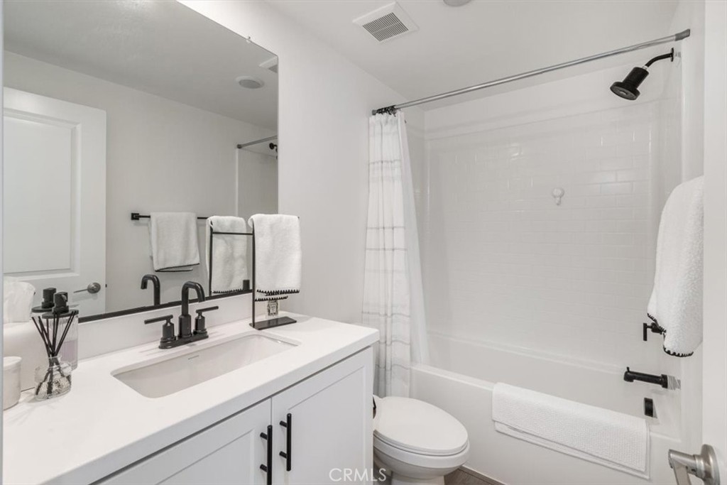 11010 Momentum Drive Property Photo 14