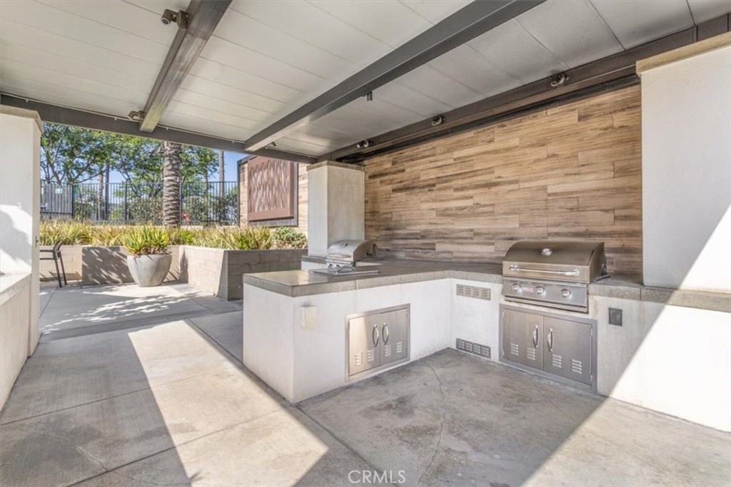 11010 Momentum Drive Property Photo 32