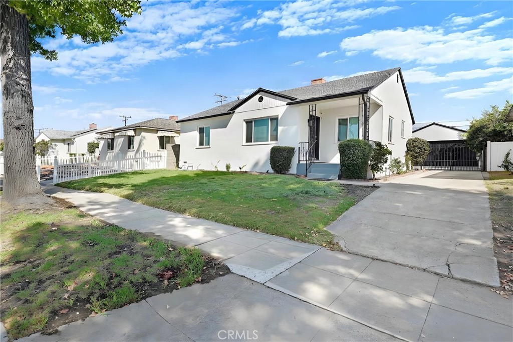 1417 Camelia Property Photo 1
