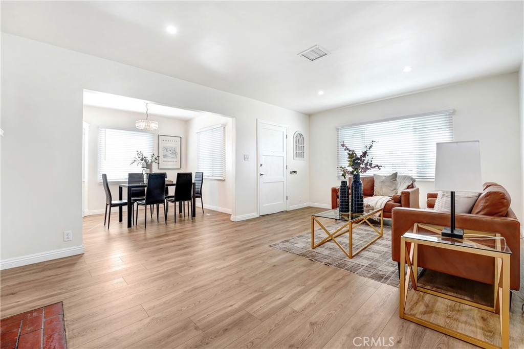 1417 Camelia Property Photo 5
