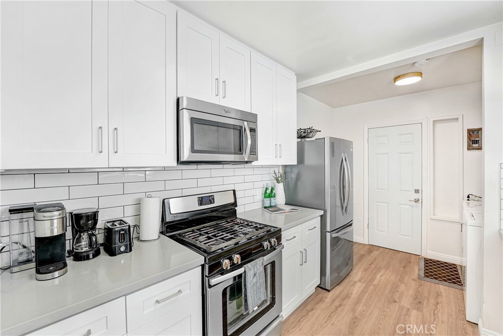 1417 Camelia Property Photo 8