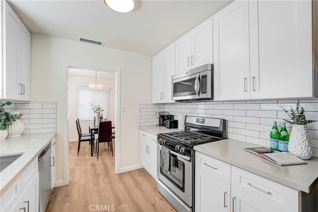 1417 Camelia Property Photo 10