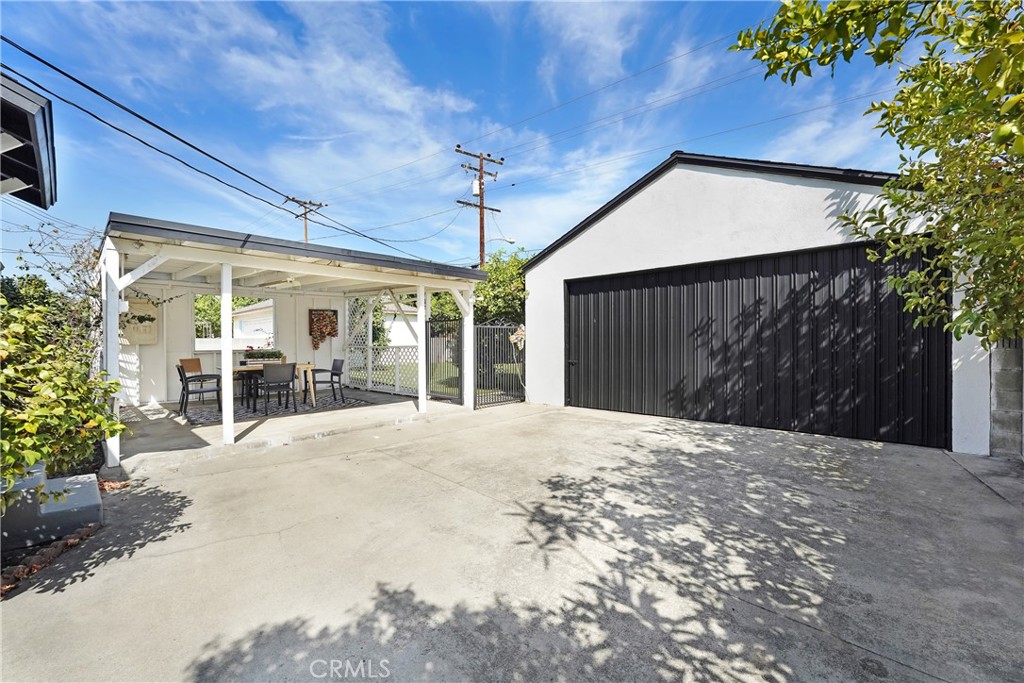 1417 Camelia Property Photo 20