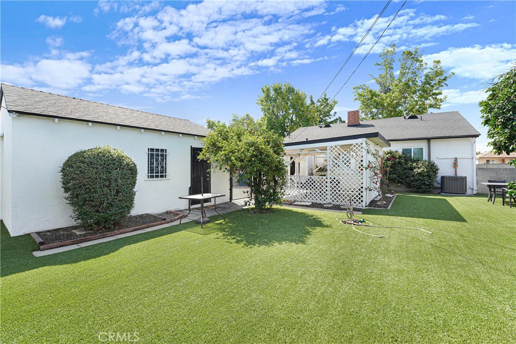1417 Camelia Property Photo 22