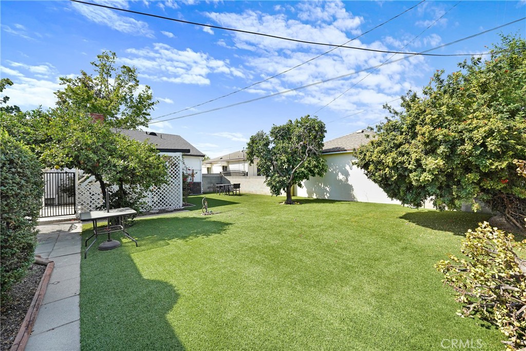 1417 Camelia Property Photo 23