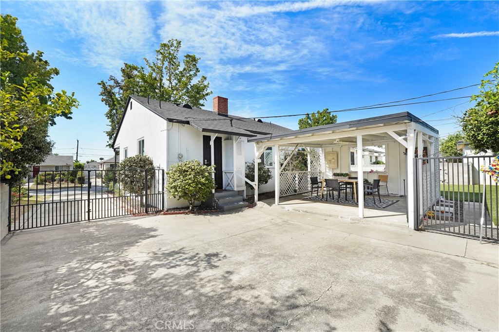 1417 Camelia Property Photo 25