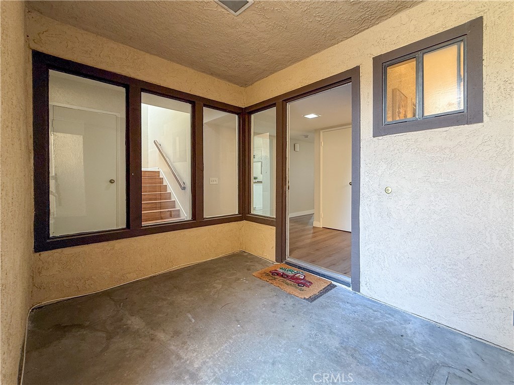 1034 E Romney Drive Property Photo 2