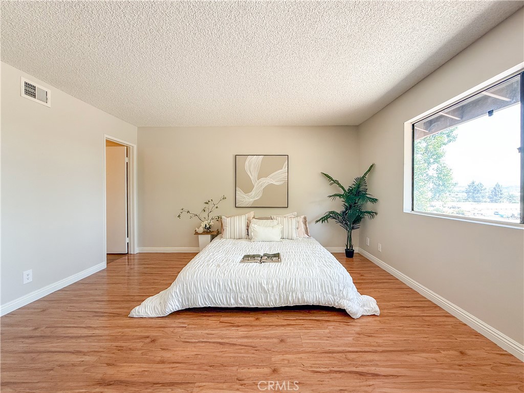 1034 E Romney Drive Property Photo 23