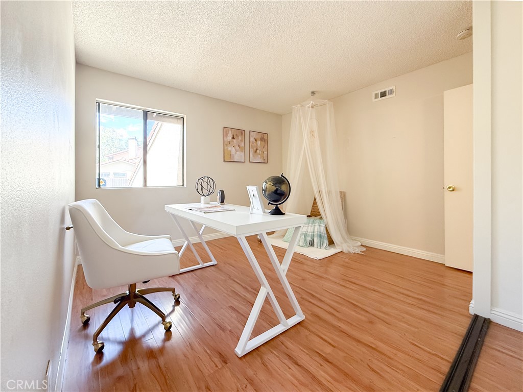 1034 E Romney Drive Property Photo 31