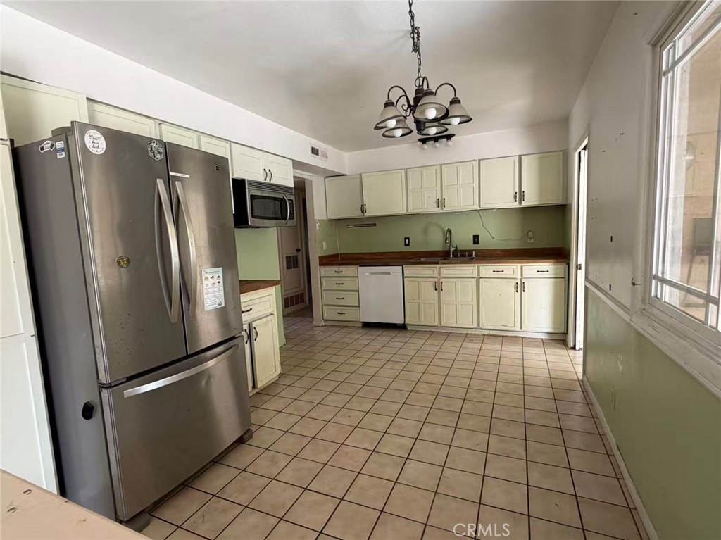 1161 N Handy St. Property Photo 5