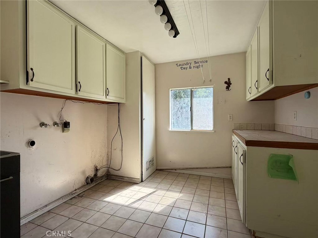 1161 N Handy St. Property Photo 6