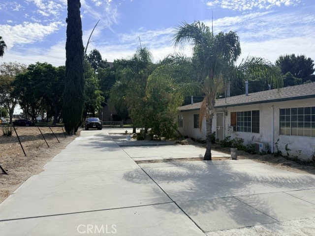 9910 Juniper Property Photo 4