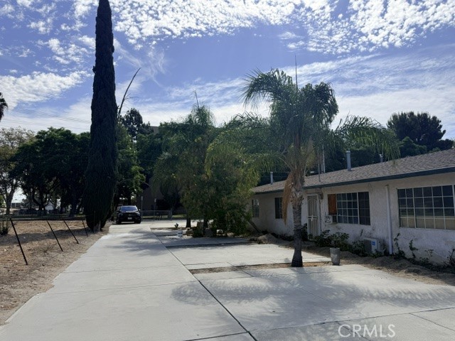 9910 Juniper Property Photo 5