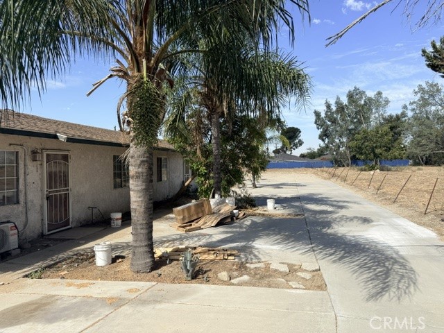 9910 Juniper Property Photo 7