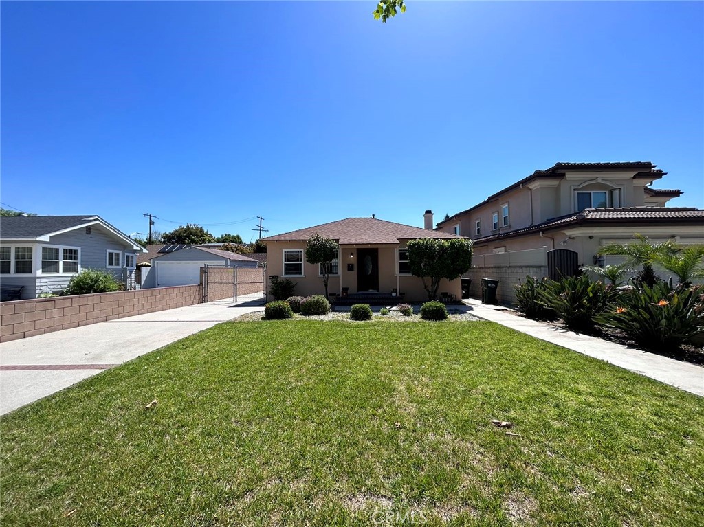 5452 Loma Ave A Property Photo 1