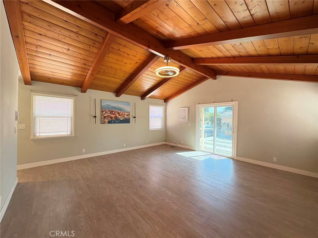 5452 Loma Ave A Property Photo 10