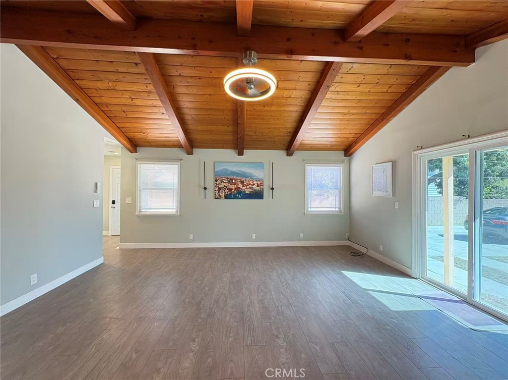 5452 Loma Ave A Property Photo 17