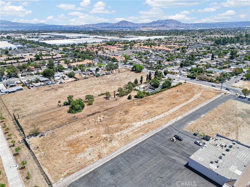 18100 Arrow Blvd Property Photo 5