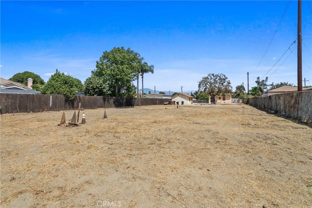 12404 Poinsettia Property Photo 1
