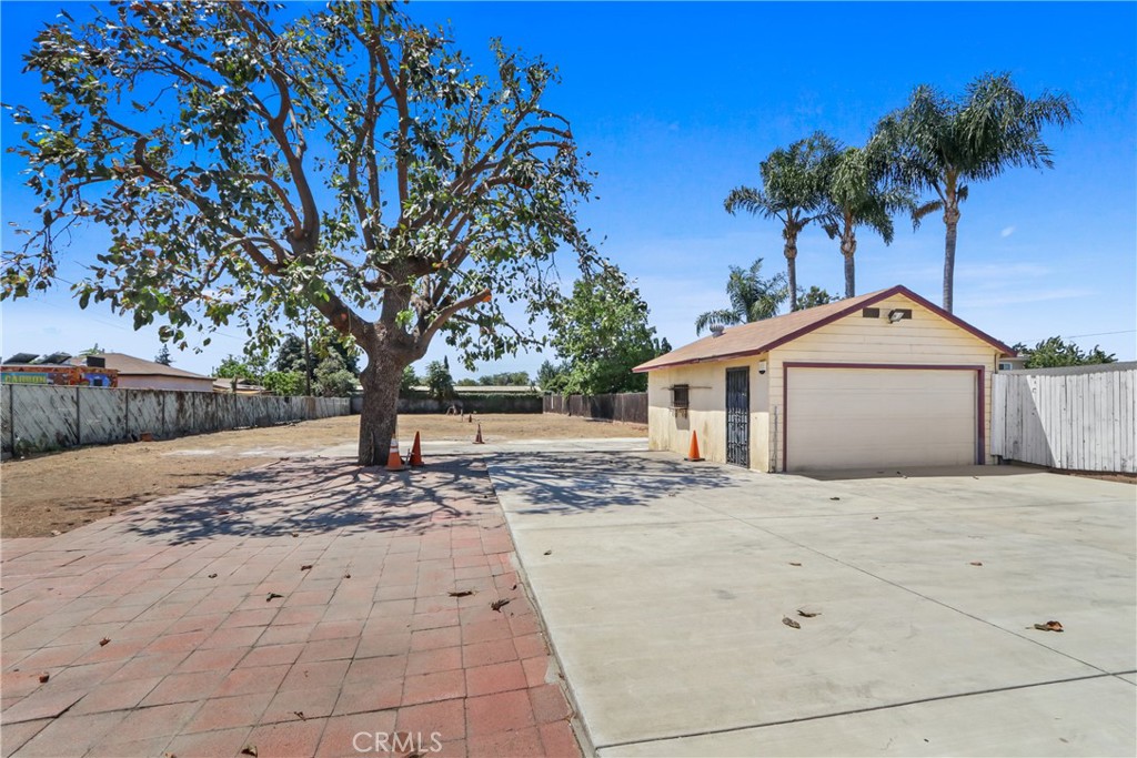 12404 Poinsettia Property Photo 4