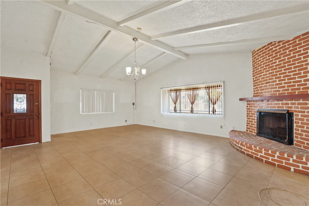 12404 Poinsettia Property Photo 8