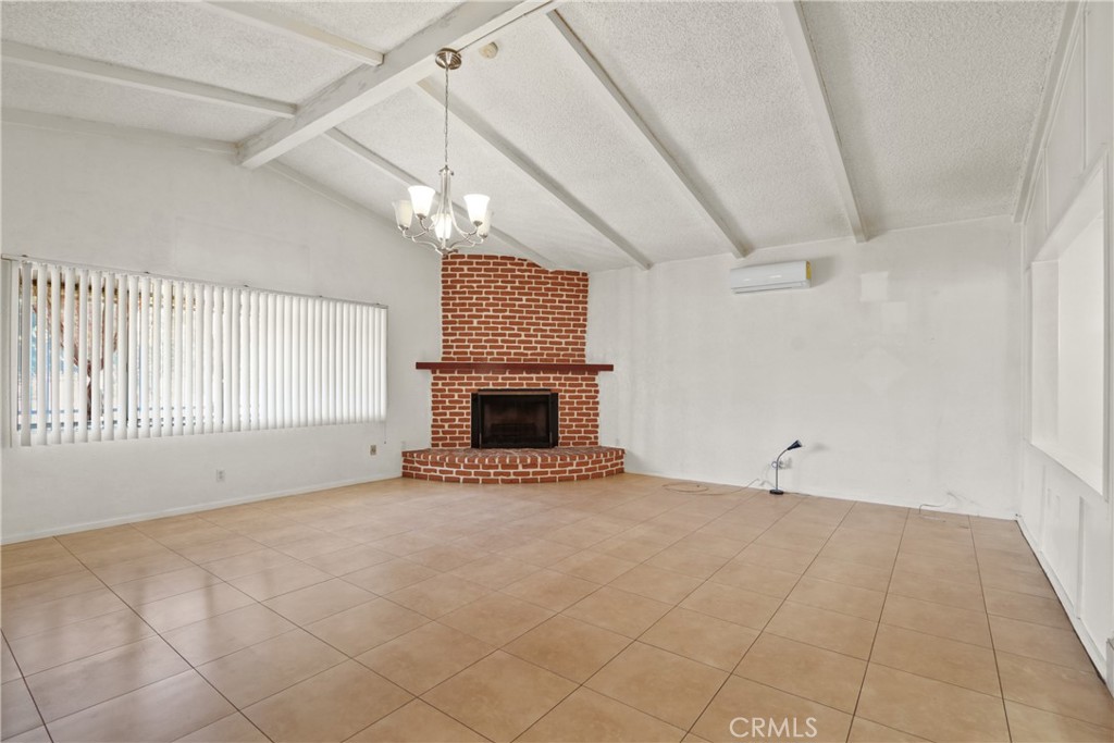 12404 Poinsettia Property Photo 9