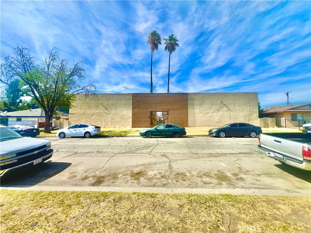 242 W Jackson Property Photo 3