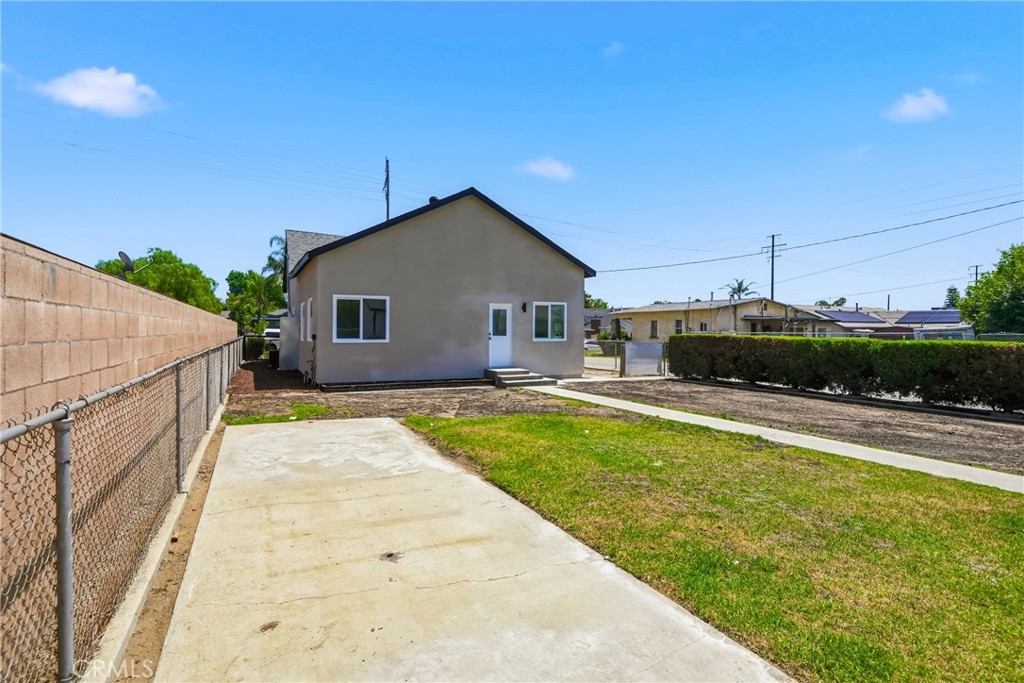 12940 4th Property Photo 6